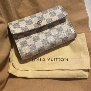 2007 LV white damier wallet comes with dust bag